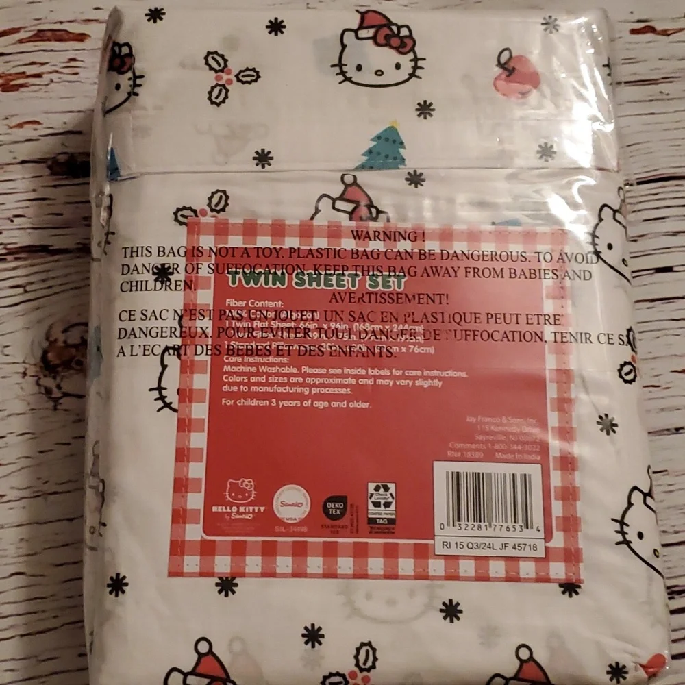 🆕️ SANRIO HELLO KITTY BOWS AND SANTA SHEET SET - TWIN